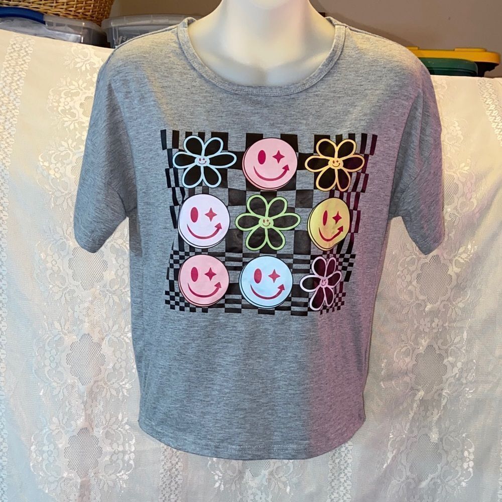 10/$50 SHEIN Gray Kids Graphic T-Shirt Size 10Y